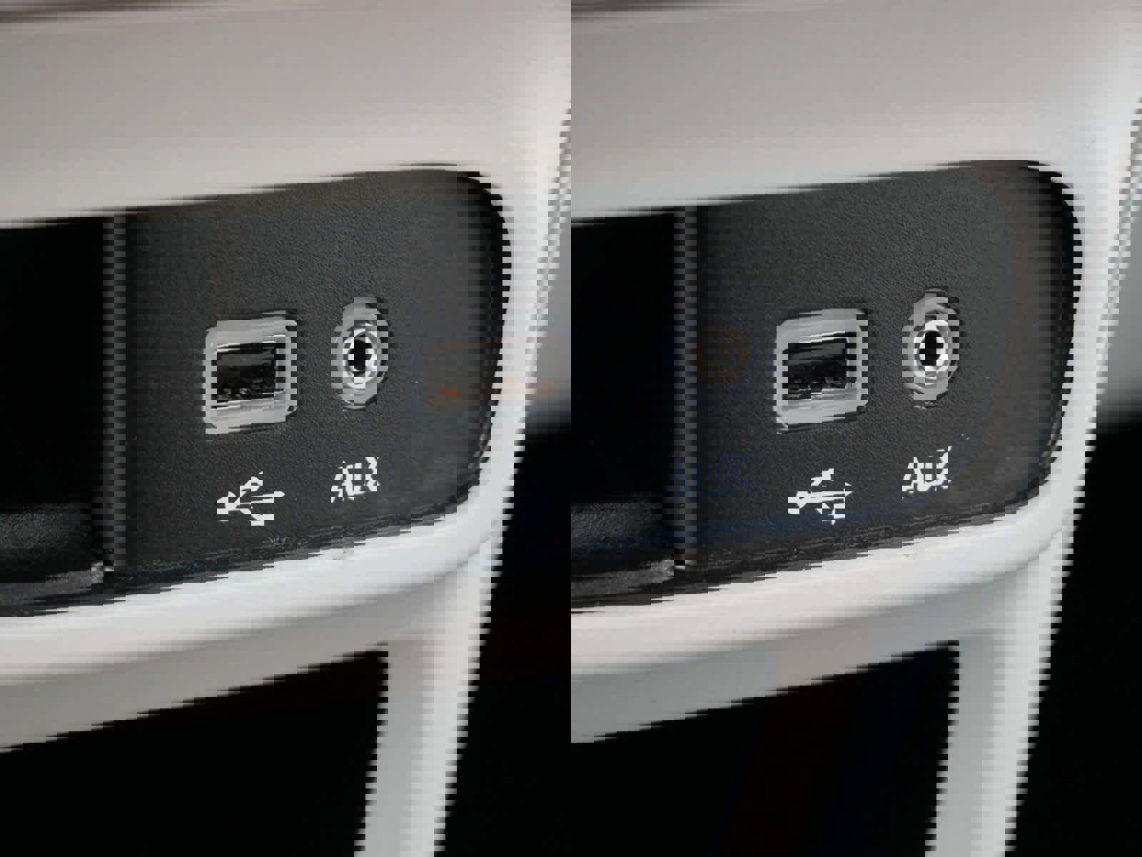 Used 2019 Chrysler Pacifica Touring-L w/ Advanced Safetytec Group image 27