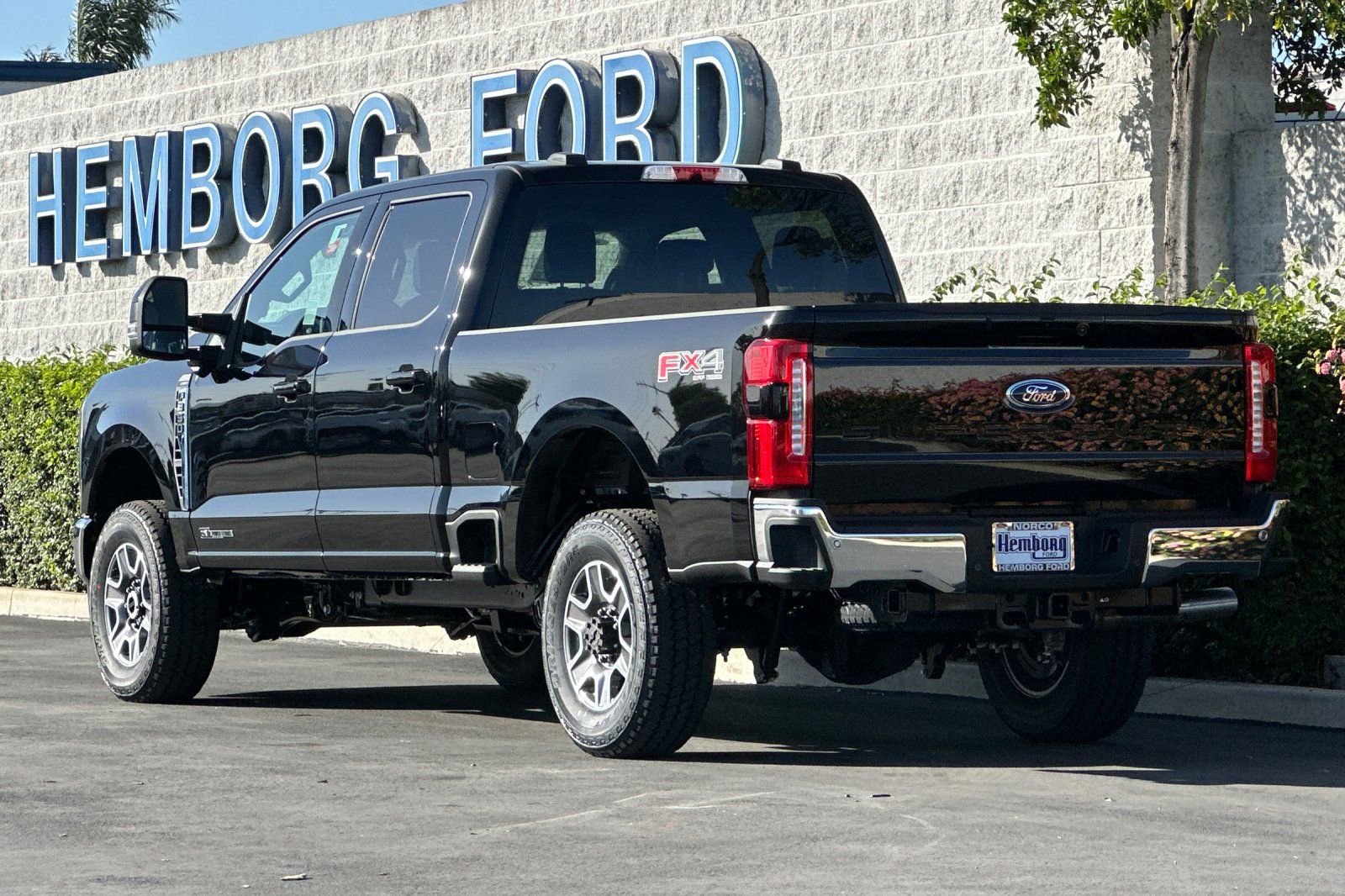 New 2026 Ford F350 Lariat w/ FX4 Off-Road Package image 6