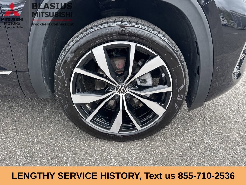 Used 2024 Volkswagen Atlas SEL Premium R-Line AWD/4WD image 3