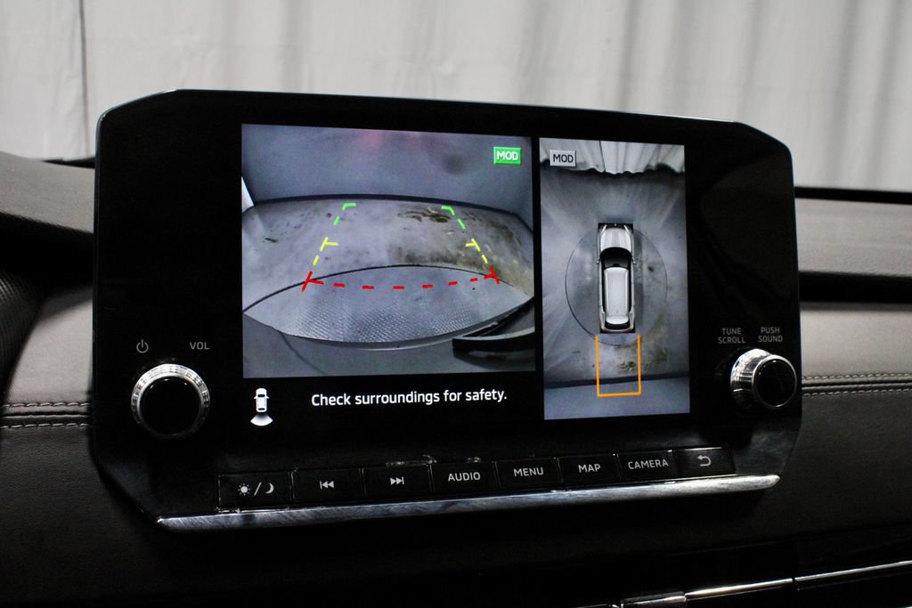 Used 2024 Mitsubishi Outlander SE AWD/4WD image 2