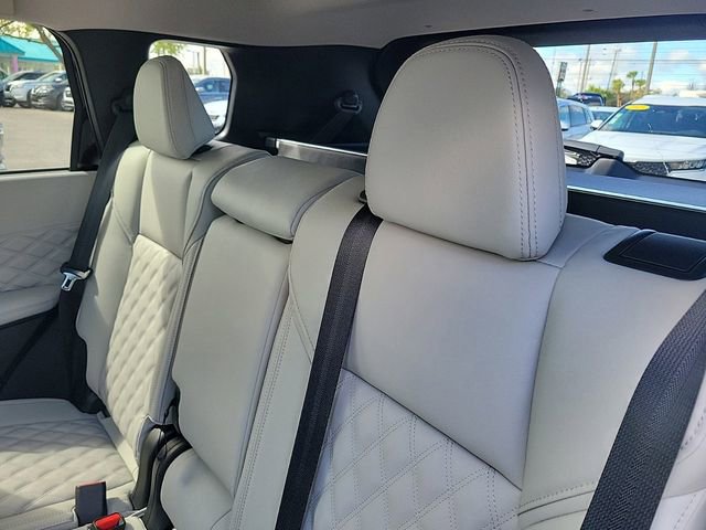 New 2025 Mitsubishi Outlander SEL image 12