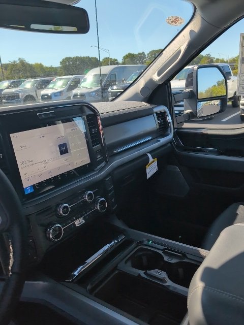 New 2026 Ford F250 4x4 Crew Cab Super Duty image 3