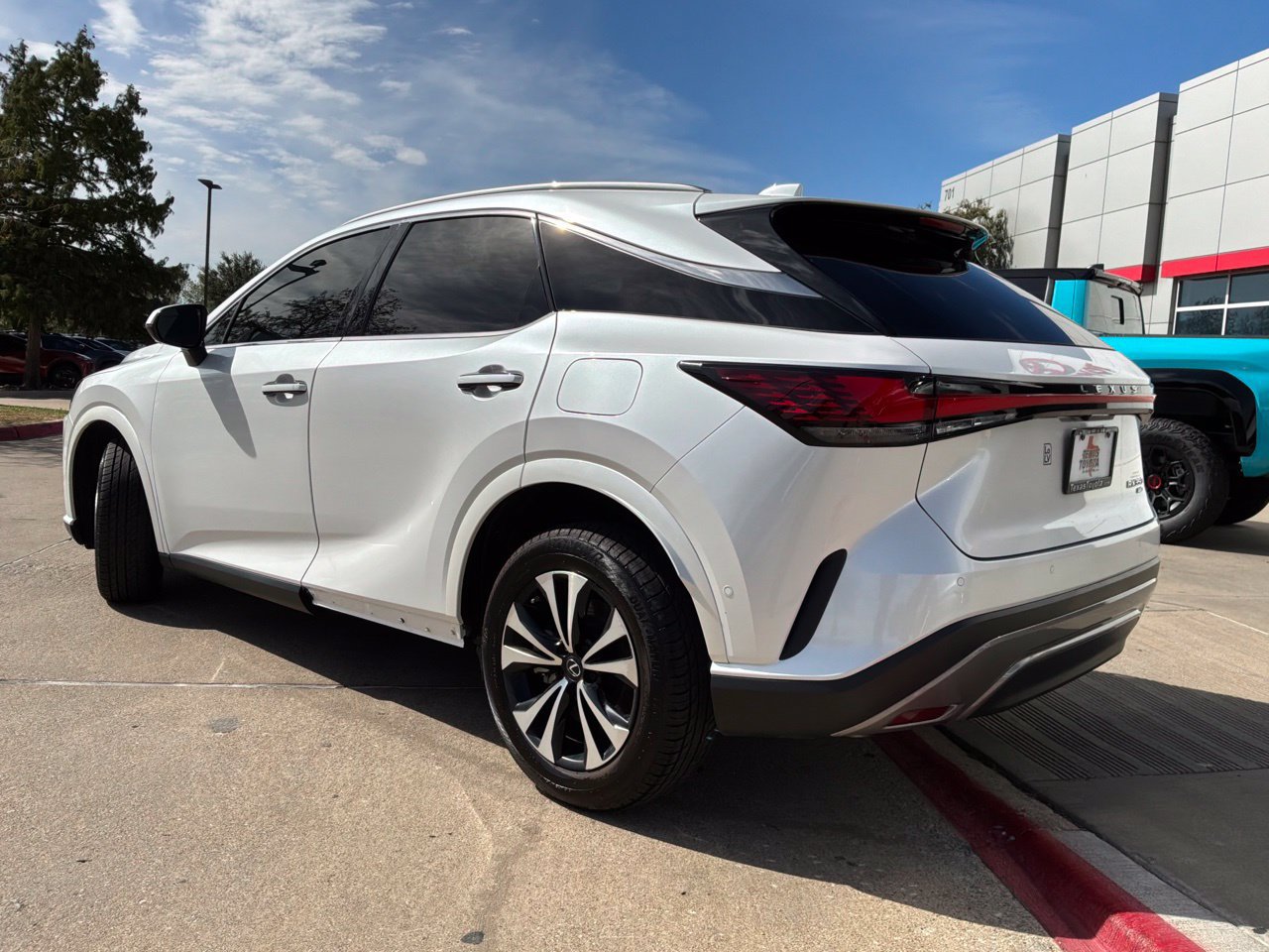 Used 2025 Lexus RX 350 Premium Plus w/ Convenience Package AWD/4WD image 8