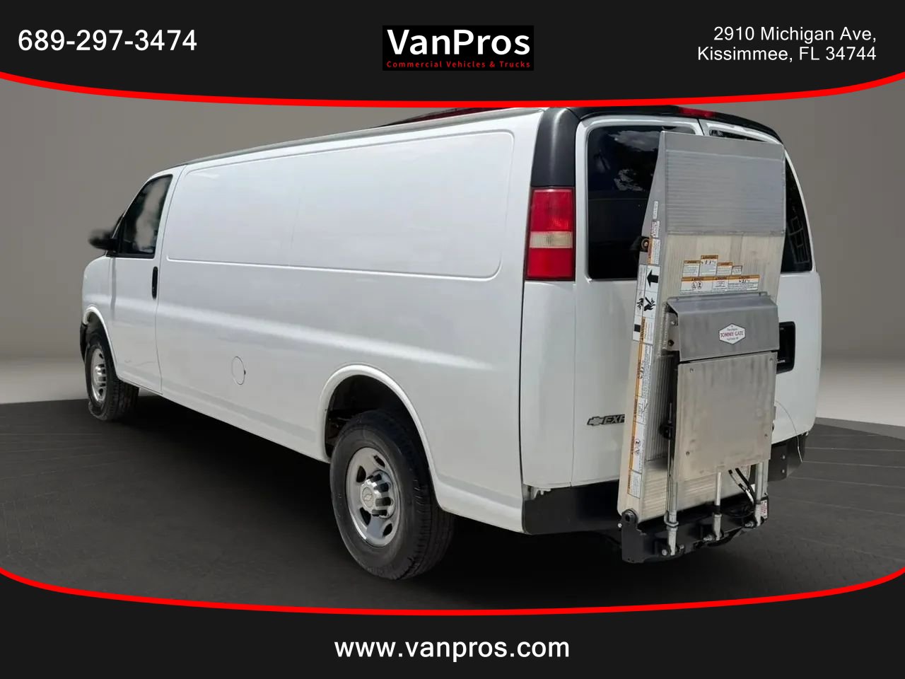 Used 2013 Chevrolet Express 3500 Extended RWD image 3