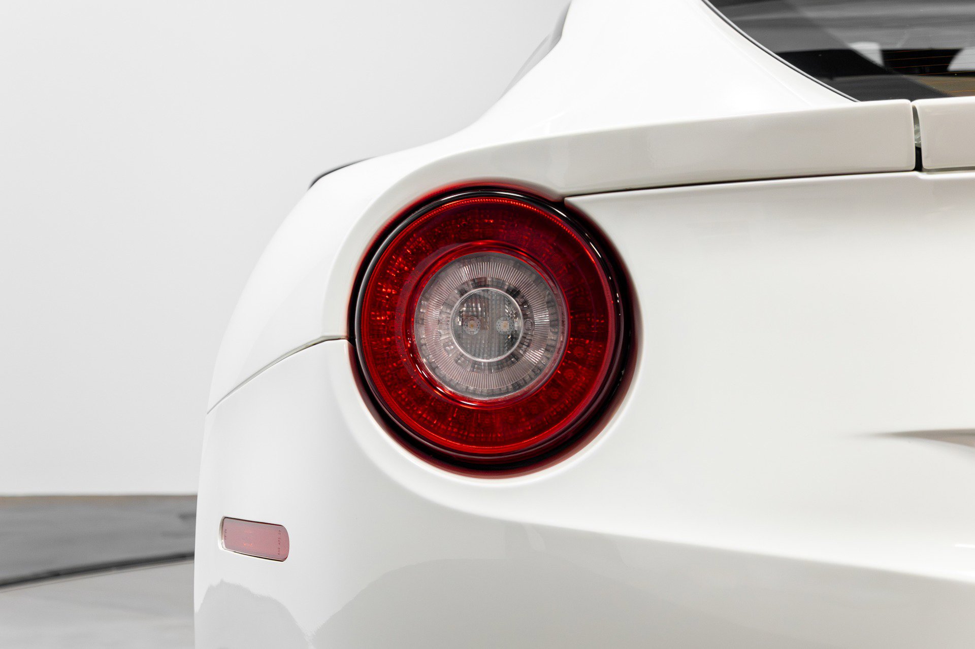 Used 2015 Ferrari F12 Berlinetta image 39