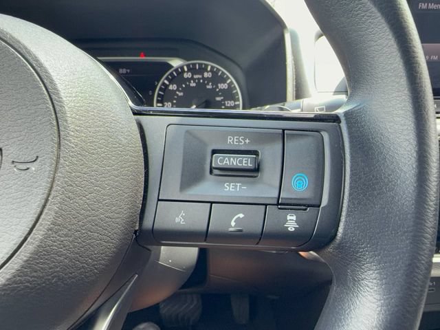 Used 2022 Nissan Rogue SV FWD image 18