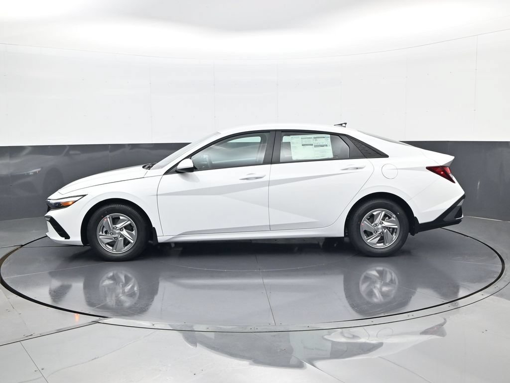 New 2026 Hyundai Elantra SE FWD image 8