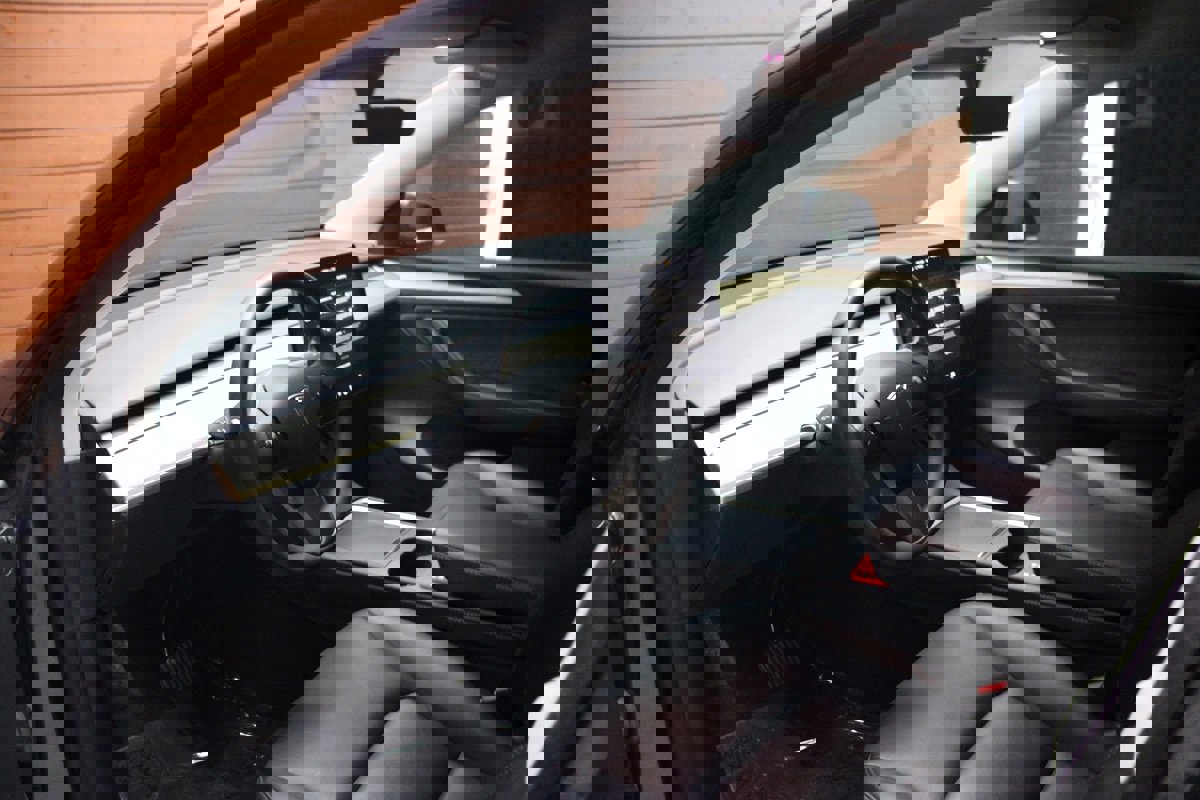 Used 2023 Tesla Model Y Long Range image 17