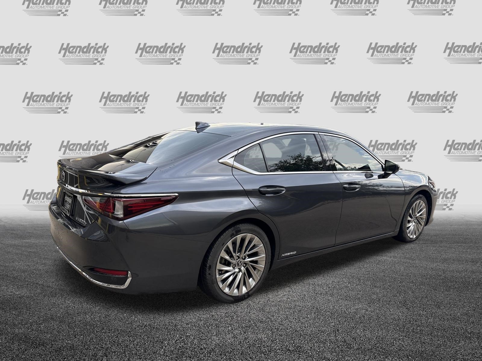 Certified 2022 Lexus ES 300h w/ Accessory Package 2 FWD image 10