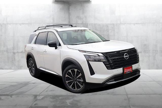 New 2026 Nissan Pathfinder Platinum image 2