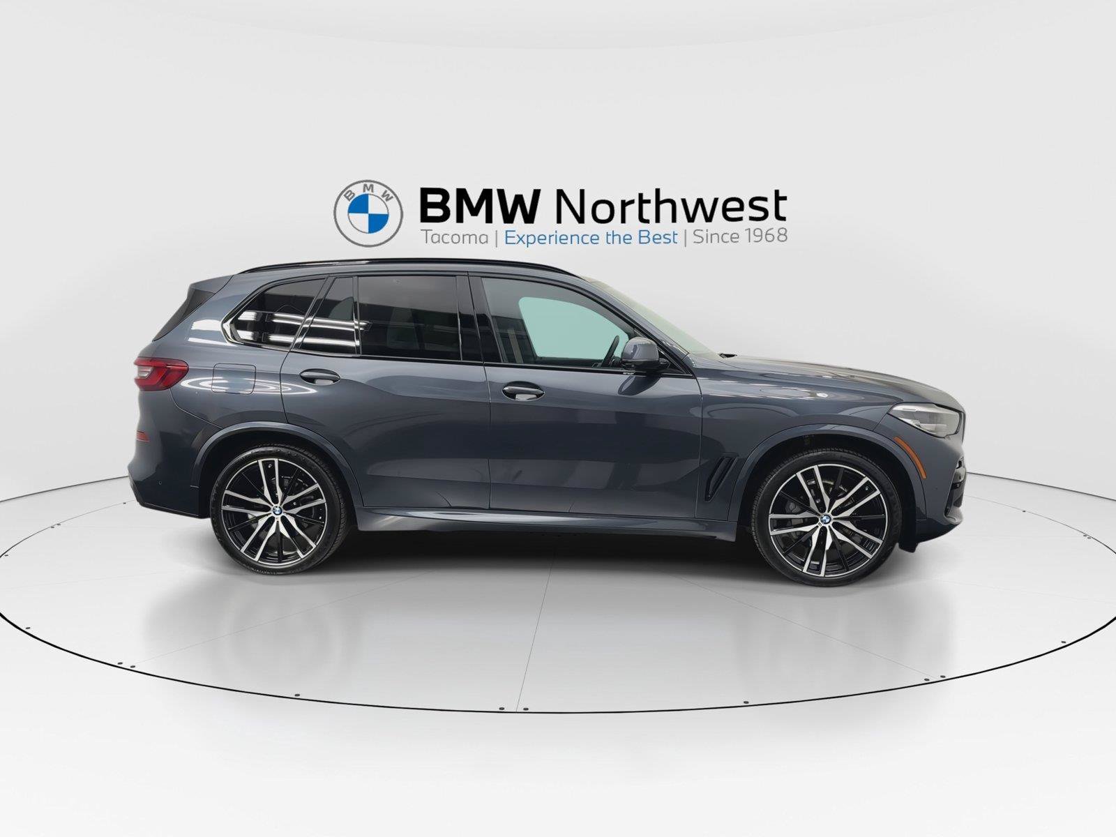 Used 2021 BMW X5 xDrive40i w/ M Sport Package AWD/4WD image 5