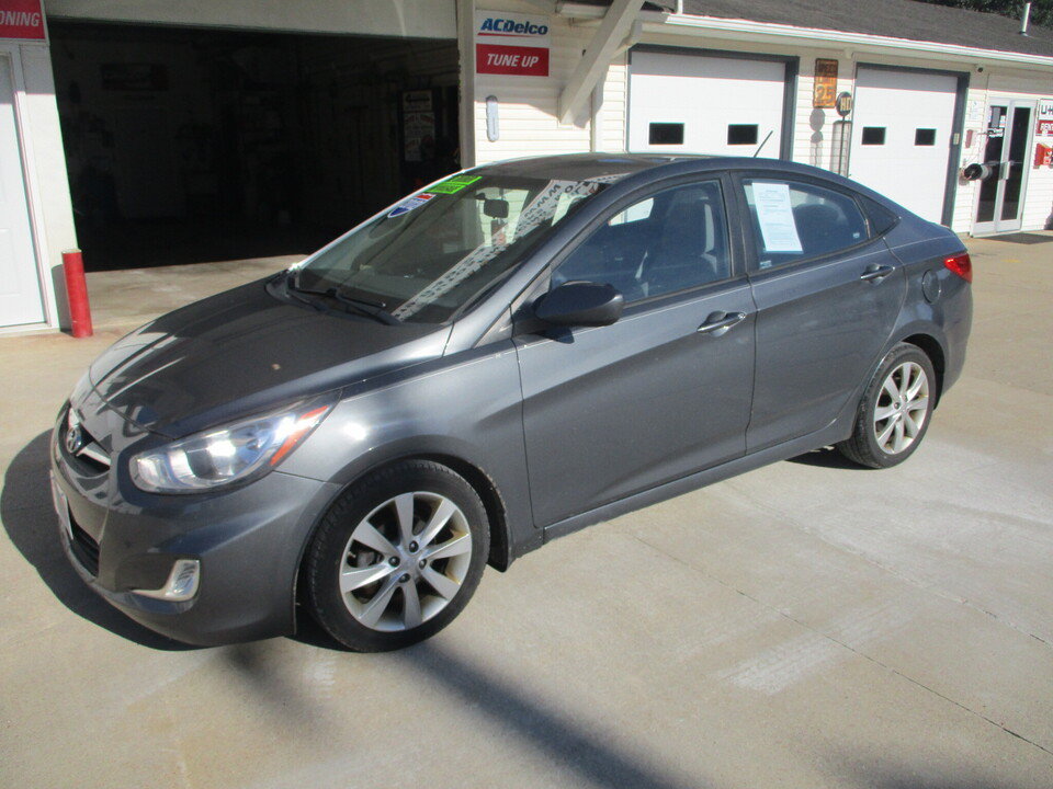 Used 2012 Hyundai Accent GLS w/ Premium Pkg 3 FWD image 11