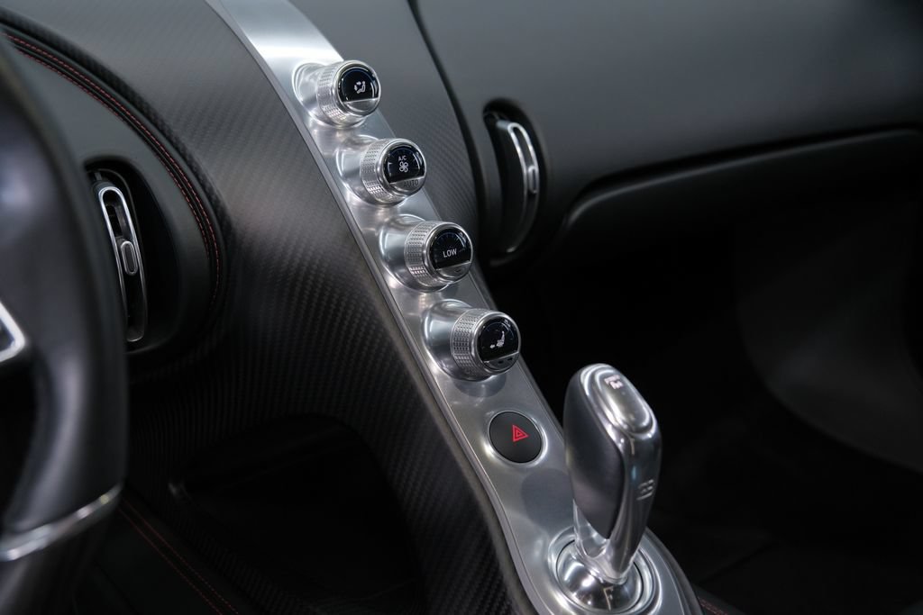 Used 2018 Bugatti Chiron AWD/4WD image 14
