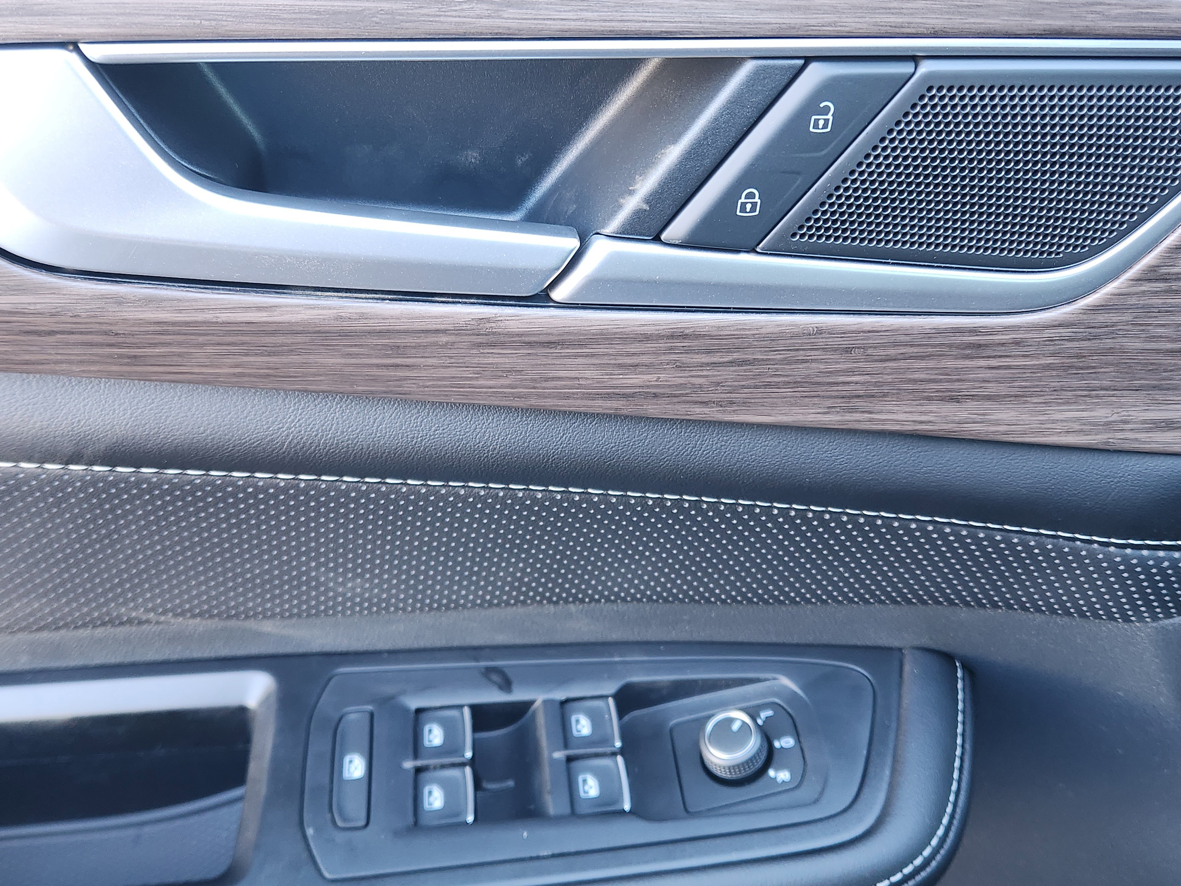 New 2026 Volkswagen Atlas SEL image 15