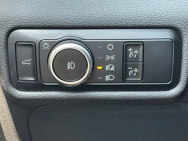 Used 2024 Ford Explorer XLT w/ Equipment Group 202A AWD/4WD image 38