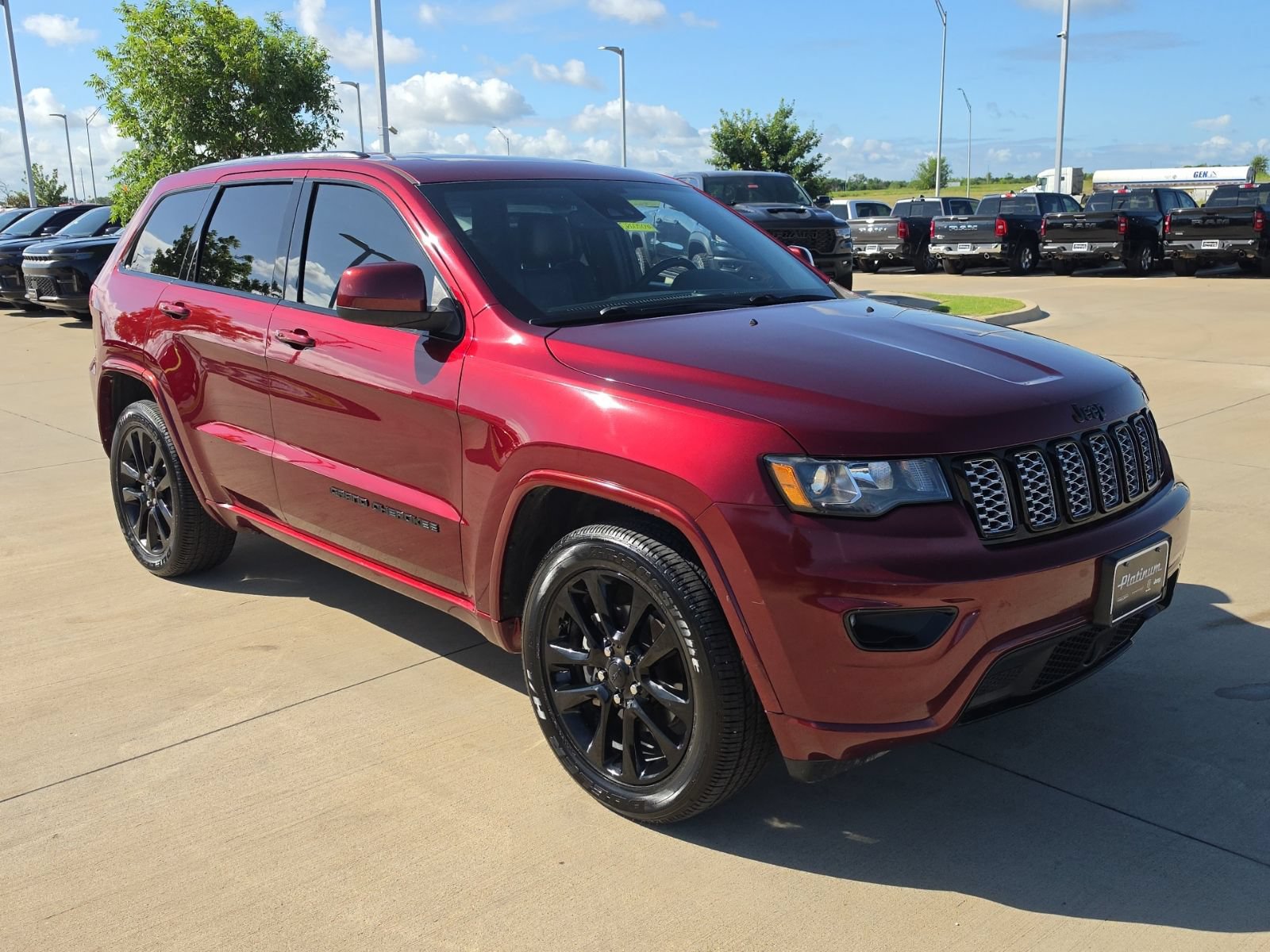 Used 2020 Jeep Grand Cherokee Altitude RWD image 7
