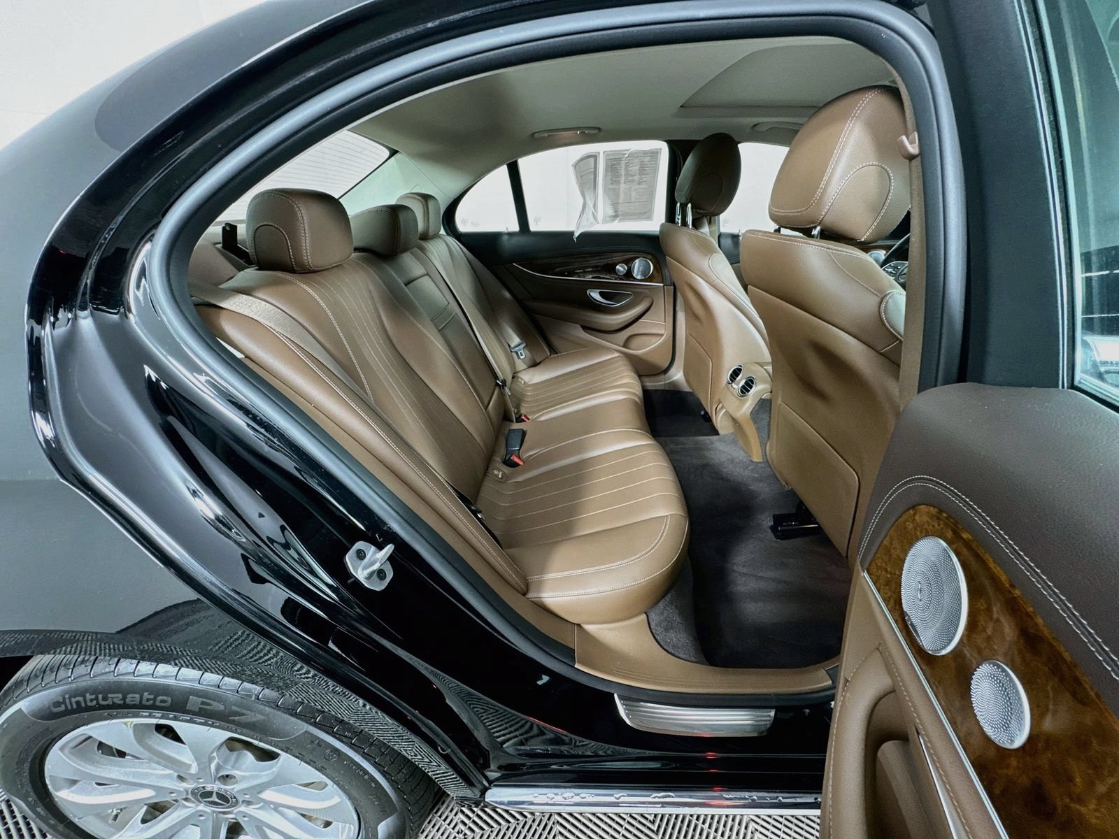 Used 2019 Mercedes-Benz E 300 4MATIC image 30