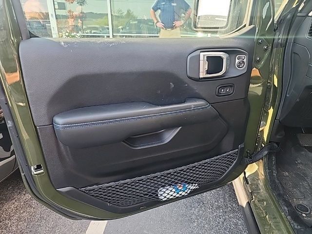 Used 2024 Jeep Wrangler Unlimited Rubicon 4xe AWD/4WD image 13