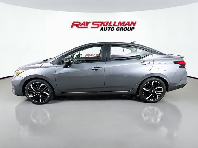 Used 2024 Nissan Versa SR image 4