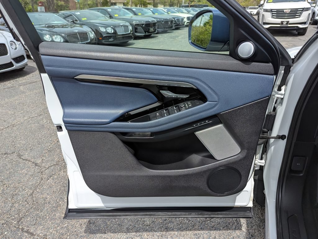 Used 2020 Land Rover Range Rover Evoque SE AWD/4WD image 12