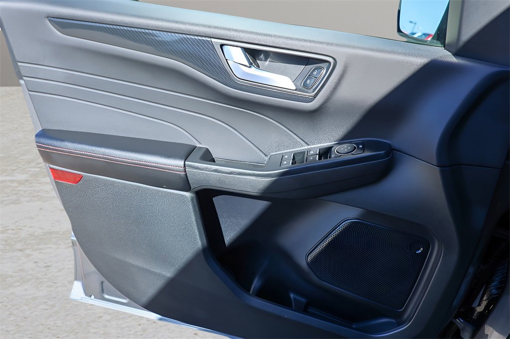 Used 2024 Ford Escape ST-Line Select w/ Tech Pack #1 image 17