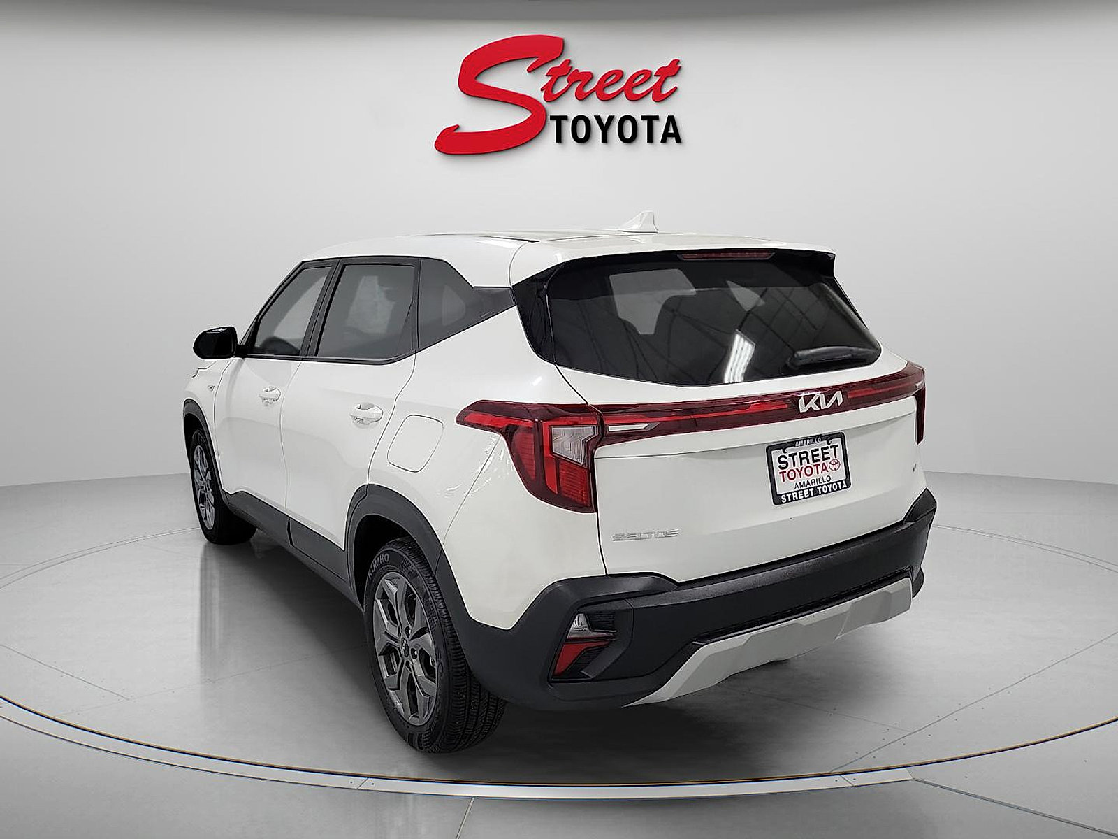 Used 2026 Kia Seltos LX AWD/4WD image 2