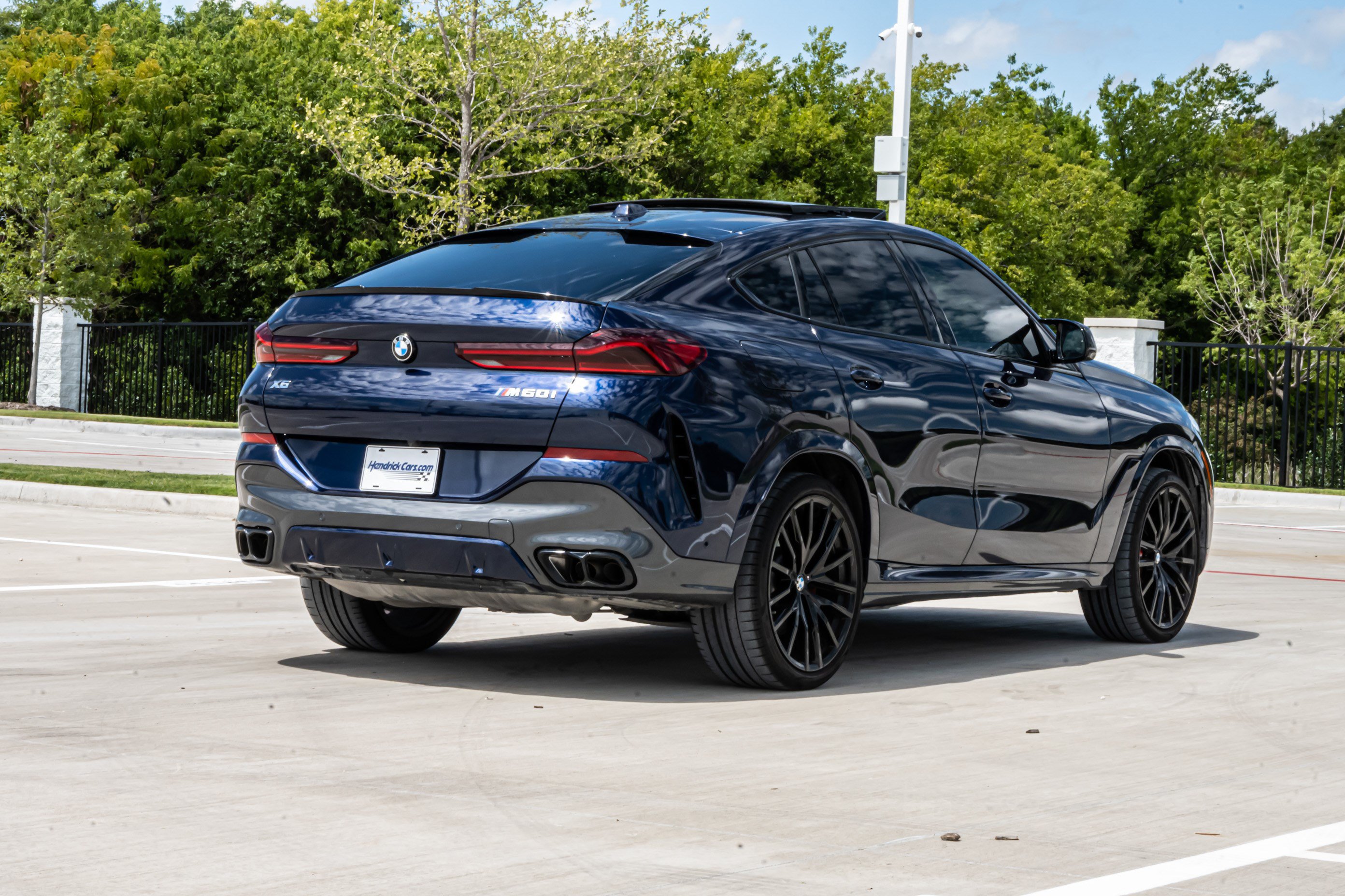 Used 2025 BMW X6 M60i AWD/4WD image 9