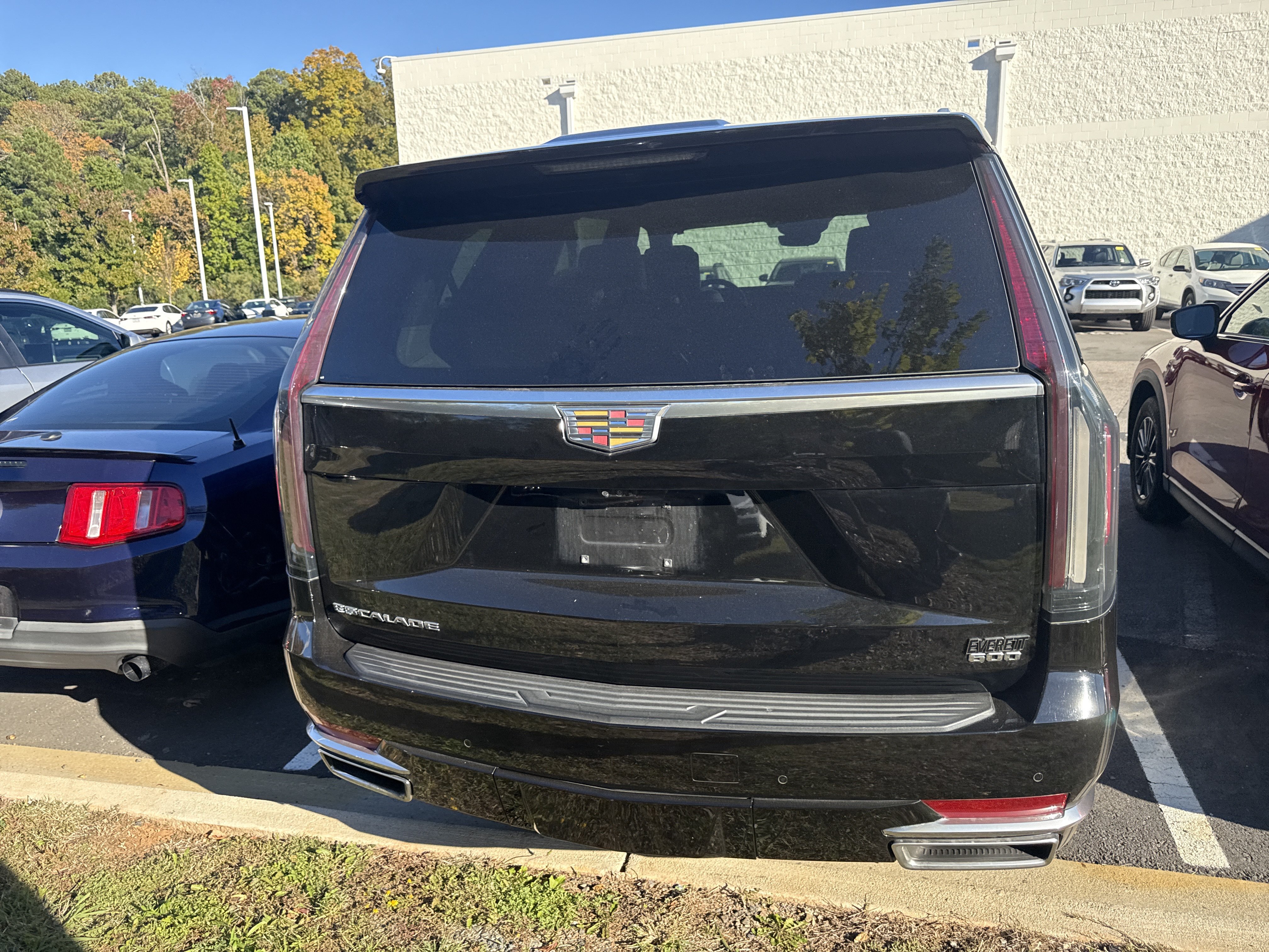 Used 2021 Cadillac Escalade Premium Luxury Platinum w/ Heavy-Duty Trailer Package AWD/4WD image 8