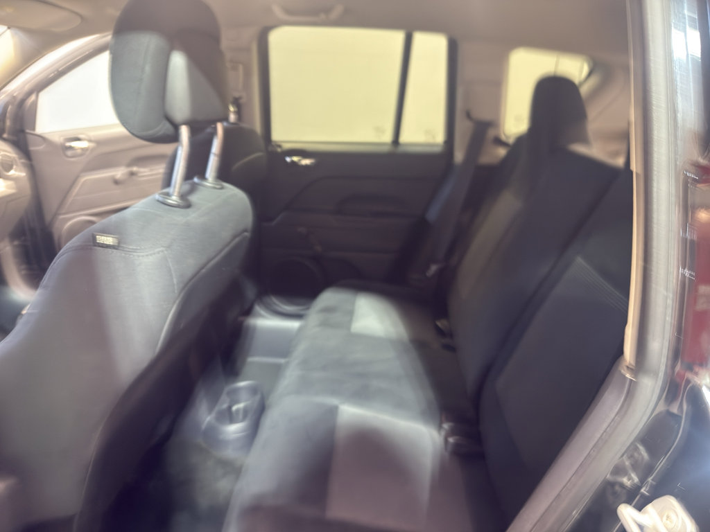 Used 2016 Jeep Compass Sport FWD image 27