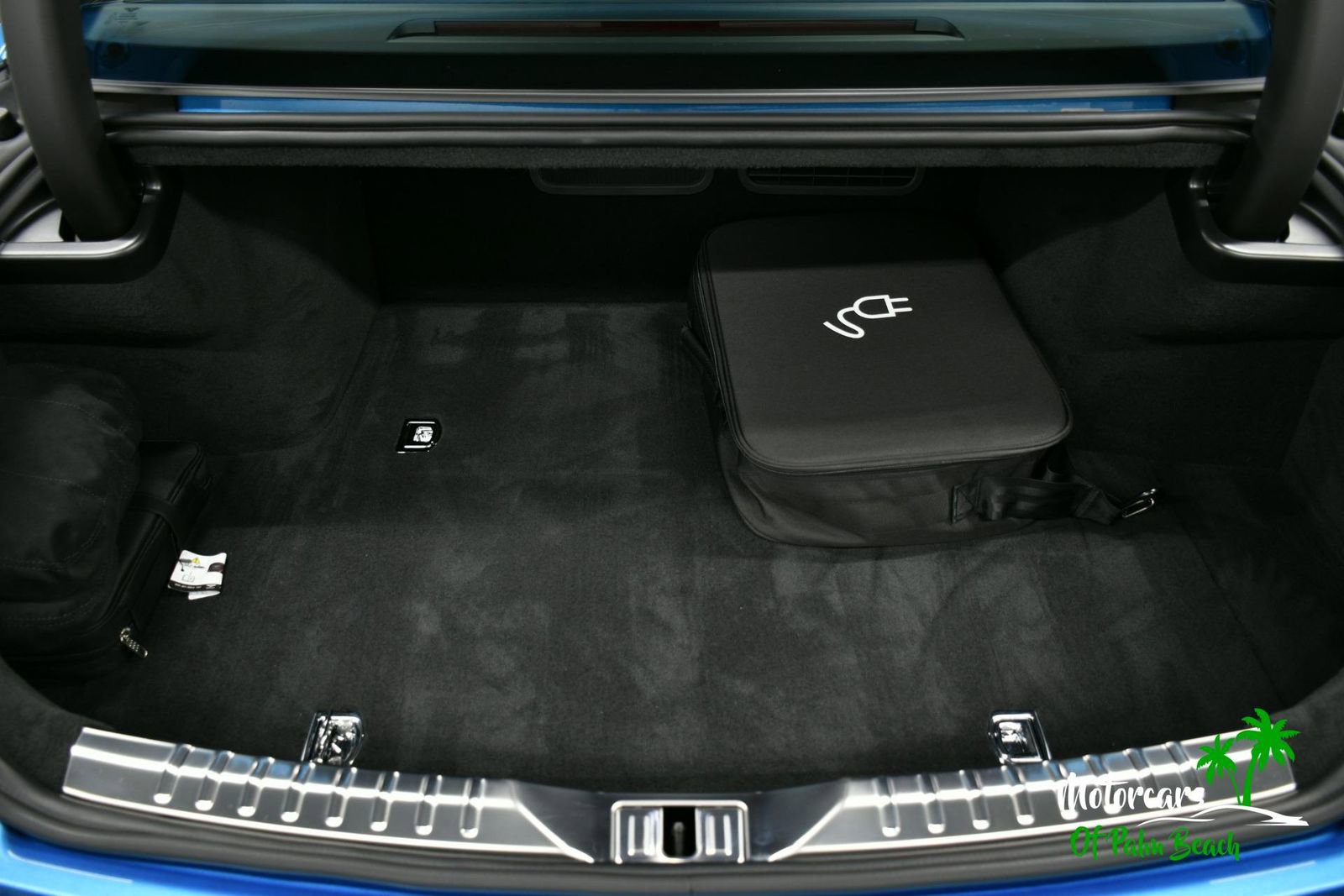 Used 2025 Bentley Flying Spur Plug-In Hybrid image 68