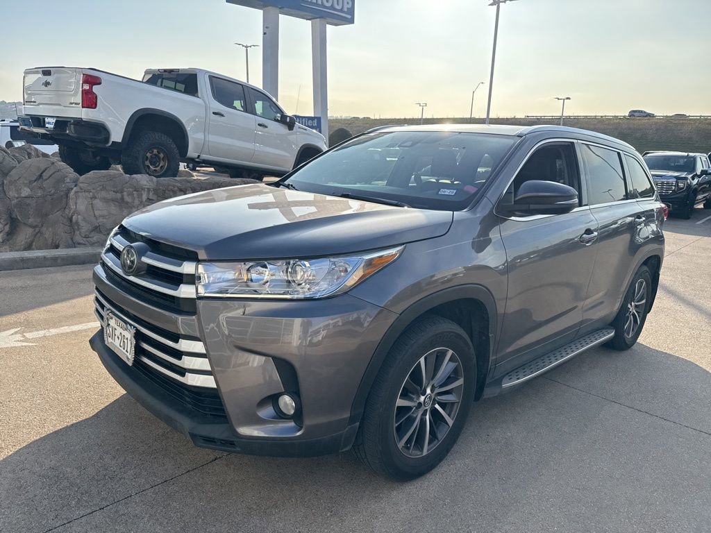 Used 2019 Toyota Highlander XLE image 1