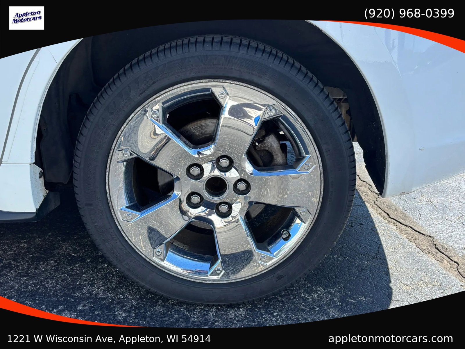 Used 2009 Pontiac Vibe w/ Preferred Package FWD image 9