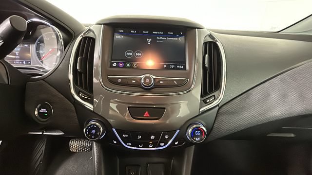 Used 2019 Chevrolet Cruze LT w/ Convenience Package FWD image 23