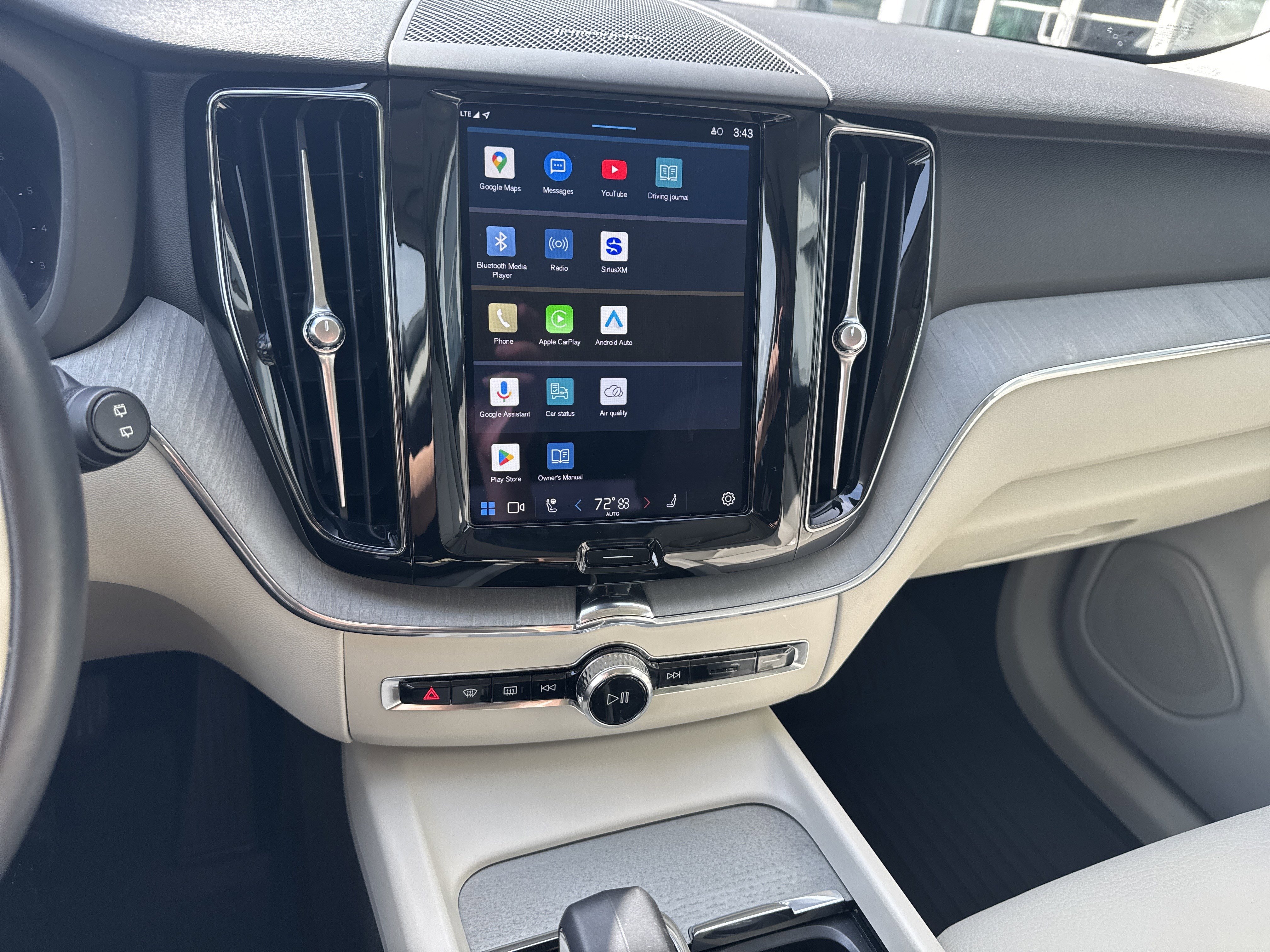 Used 2024 Volvo XC60 B5 Plus w/ Protection Package Premier image 25