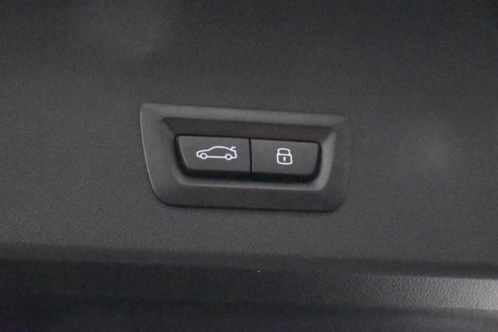 Used 2026 BMW X3 M50 w/ Premium Package image 39