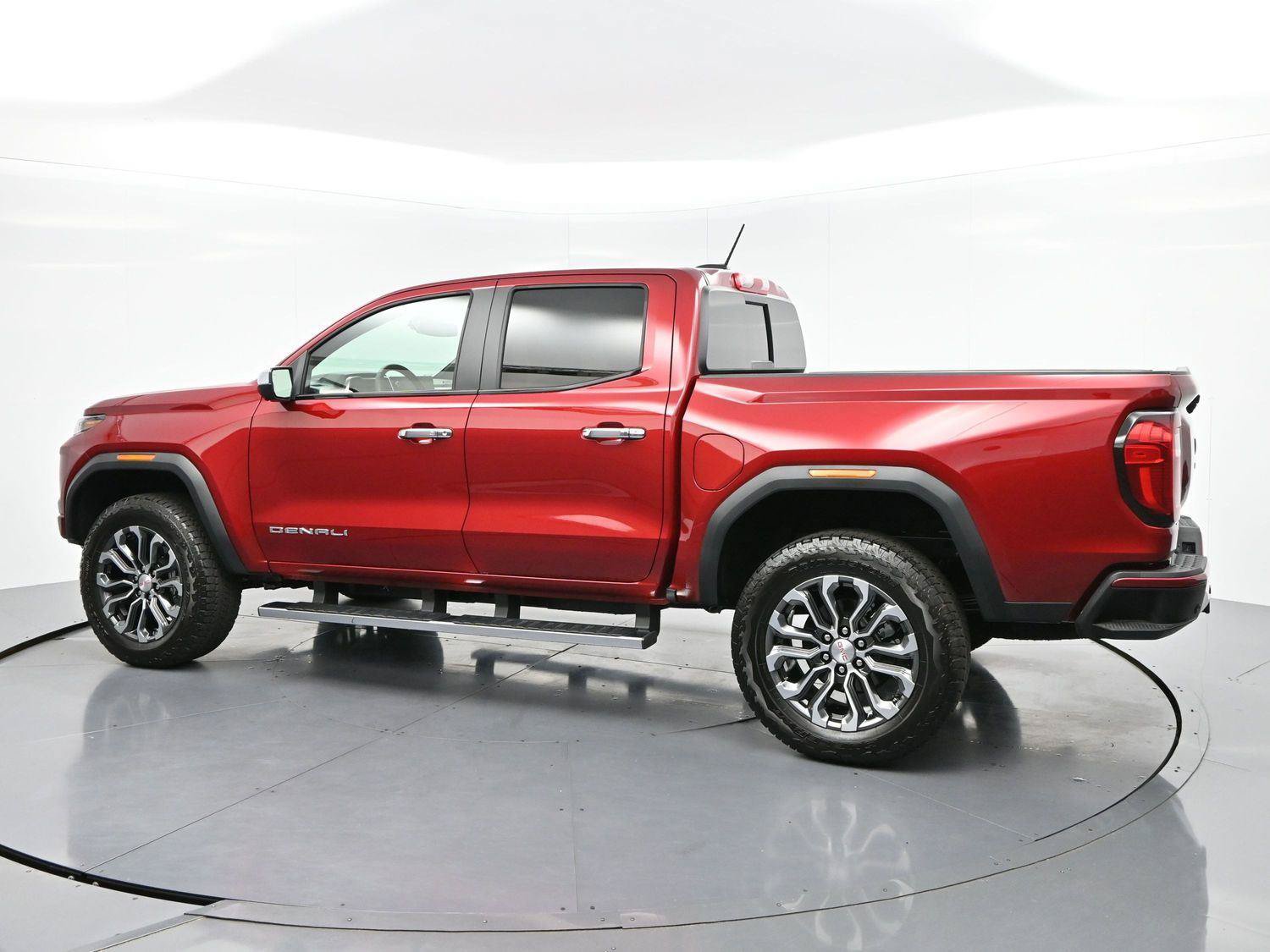Used 2026 GMC Canyon Denali AWD/4WD image 5