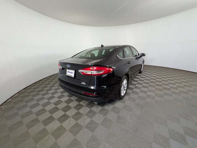 Used 2019 Ford Fusion SE FWD image 3