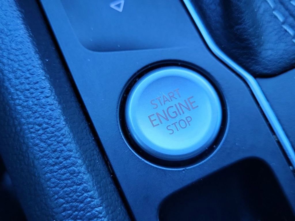 Used 2022 Volkswagen Atlas Cross Sport SEL R-Line image 23