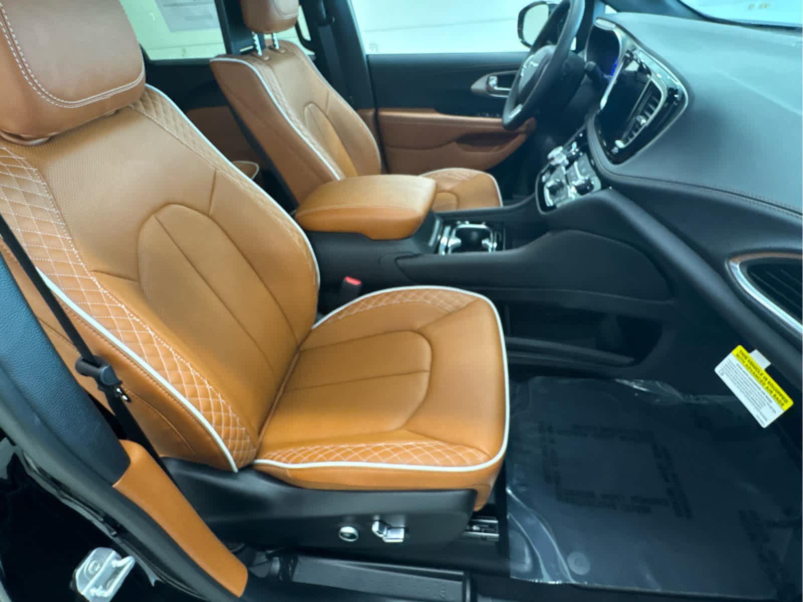 New 2026 Chrysler Pacifica Pinnacle FWD image 43