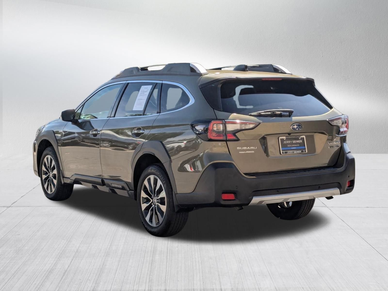 Used 2023 Subaru Outback Touring XT AWD/4WD image 3