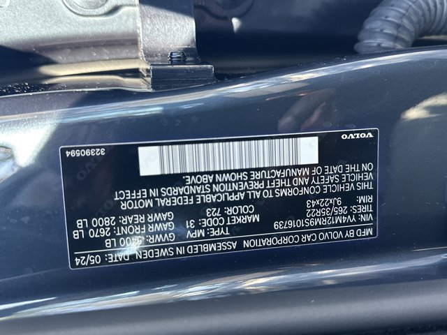 Used 2025 Volvo XC60 B5 Ultra w/ Protection Package Premier image 37