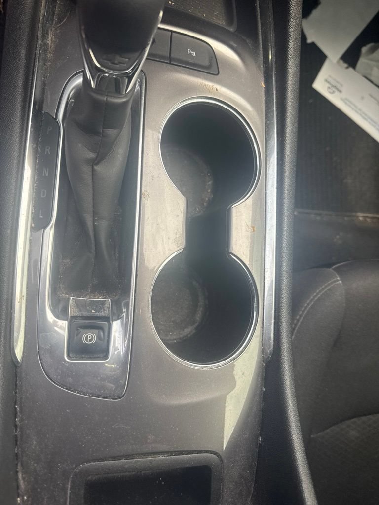 Used 2022 Chevrolet Malibu LT FWD image 21