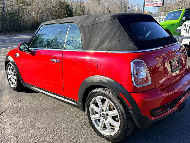 Used 2015 MINI Cooper S image 3