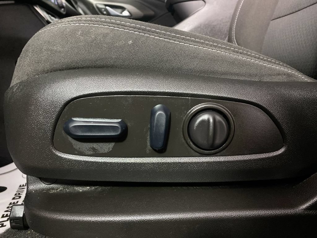 Certified 2023 GMC Terrain SLE w/ Driver Convenience Package FWD image 12