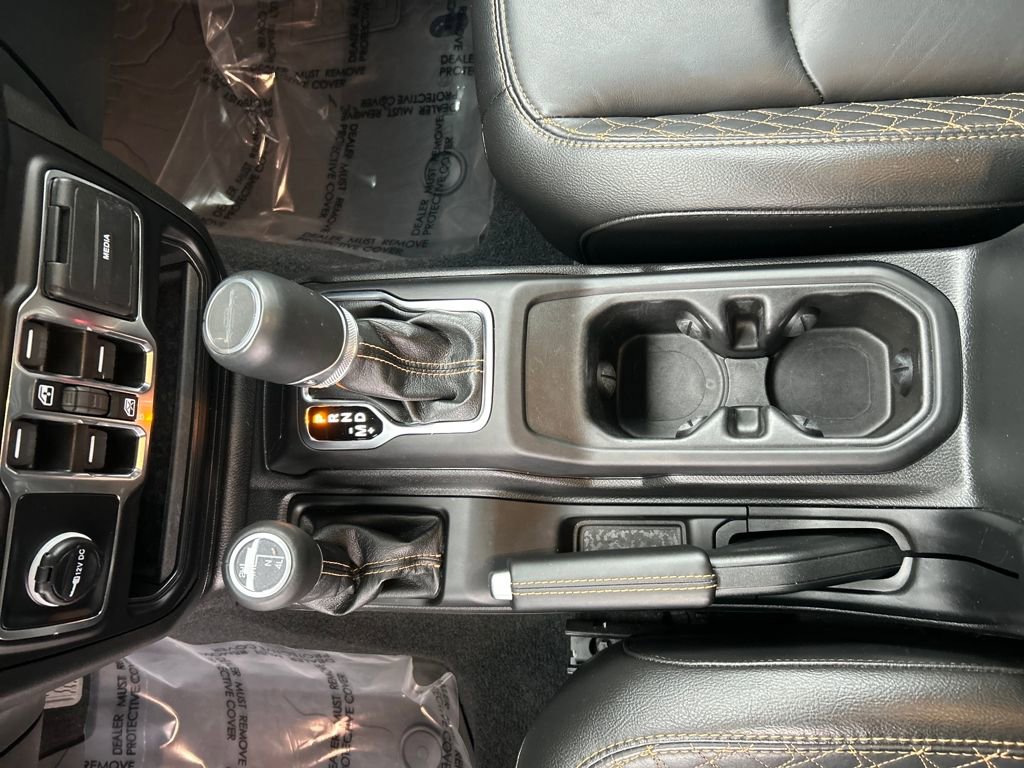 Used 2023 Jeep Gladiator Overland image 16