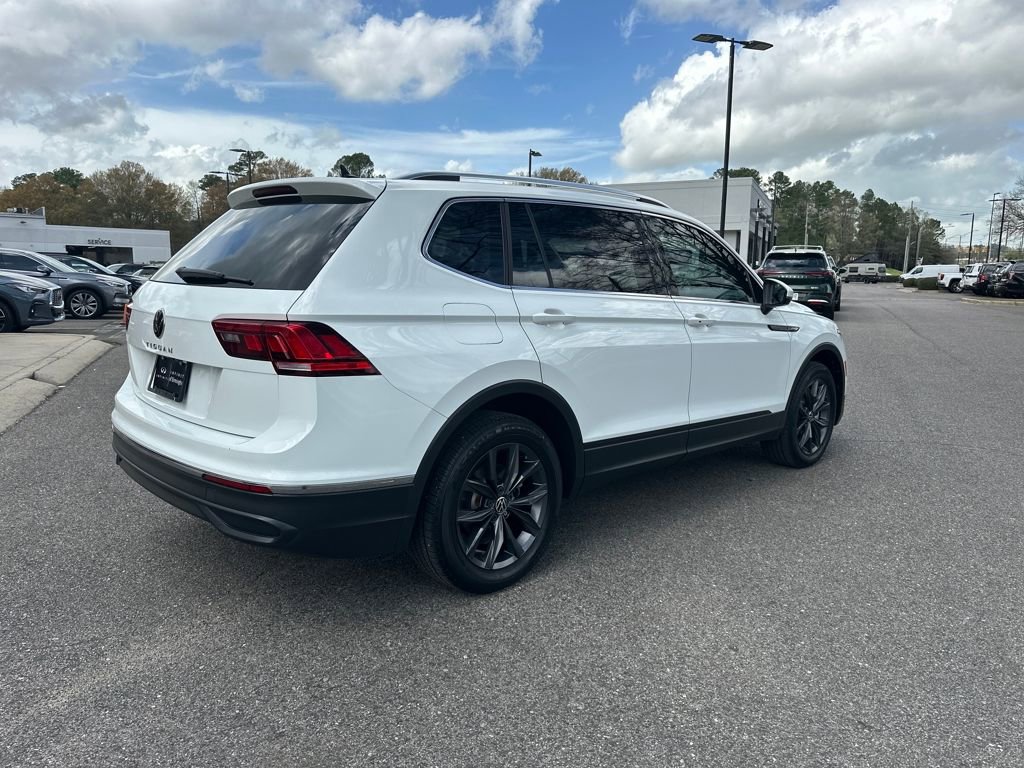 Used 2022 Volkswagen Tiguan SE image 12
