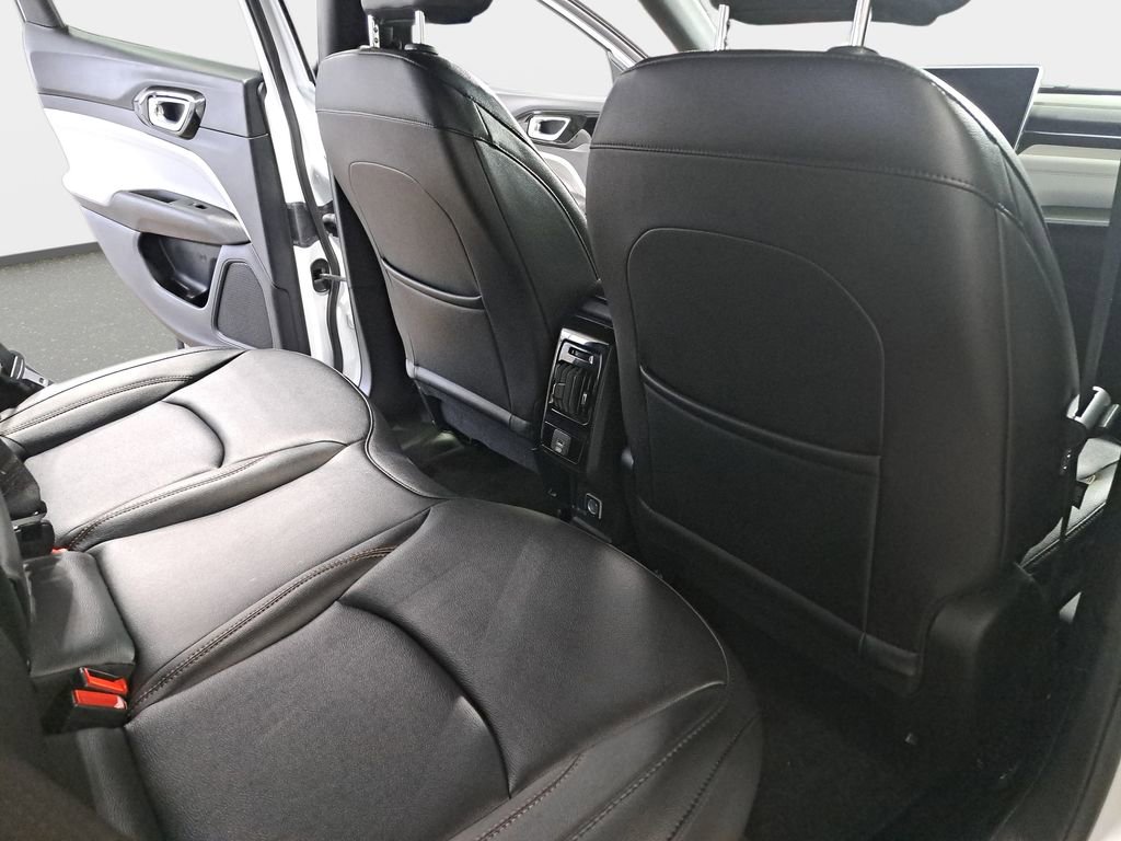 Certified 2024 Jeep Compass Limited AWD/4WD image 12