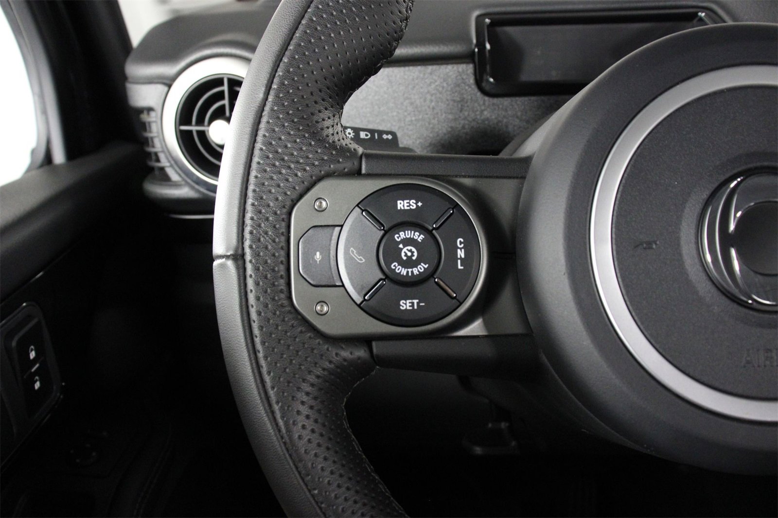 Used 2024 INEOS Grenadier Fieldmaster Edition image 12