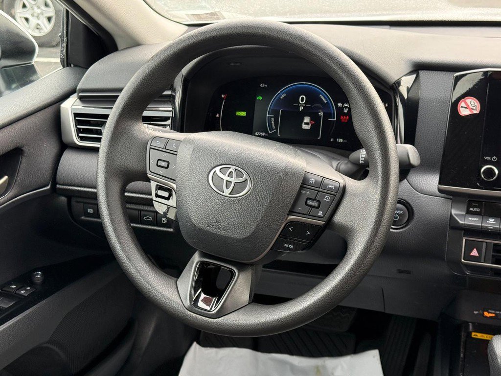 Certified 2025 Toyota Camry LE image 13