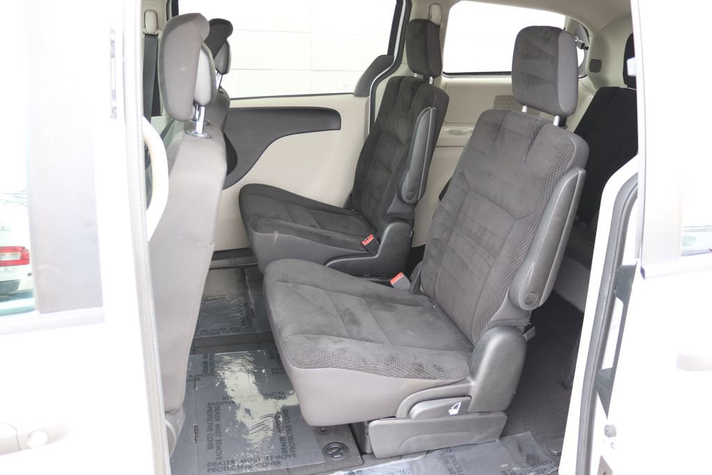 Used 2019 Dodge Grand Caravan SE image 6